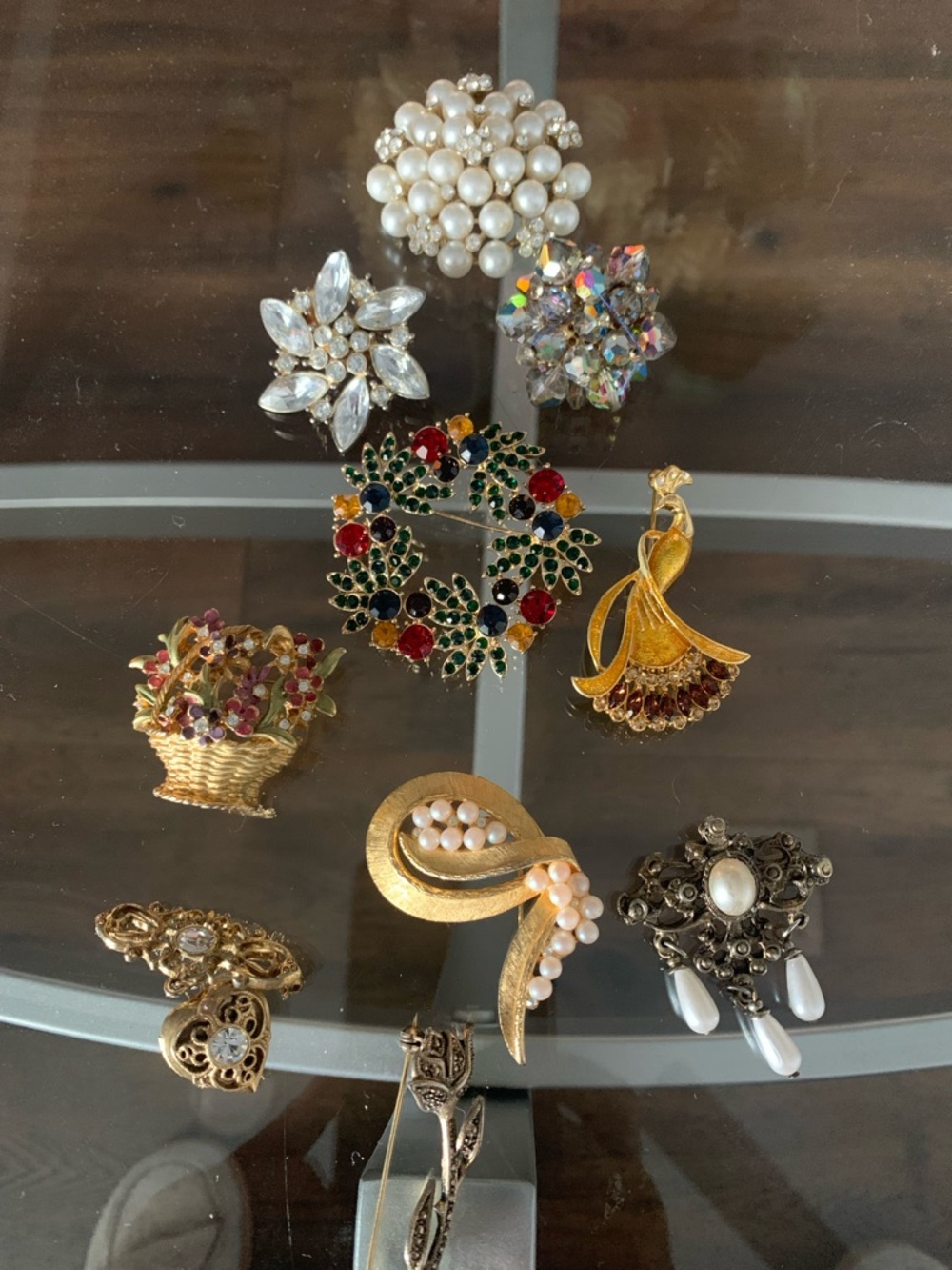 Gold-Tone Pearl & Crystal Brooch (10)Collection -& Multicolor Accents Lot#5